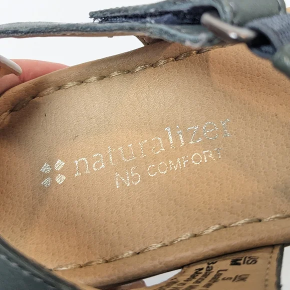 Naturalizer two tone leather sandals - Picture 6 of 16